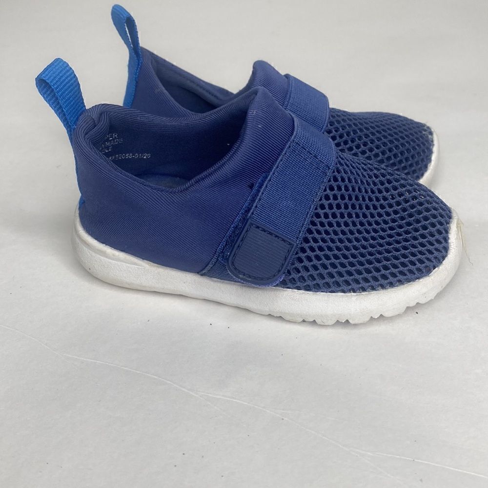 Cat & Jack Size 5 Baby Swim Shoes